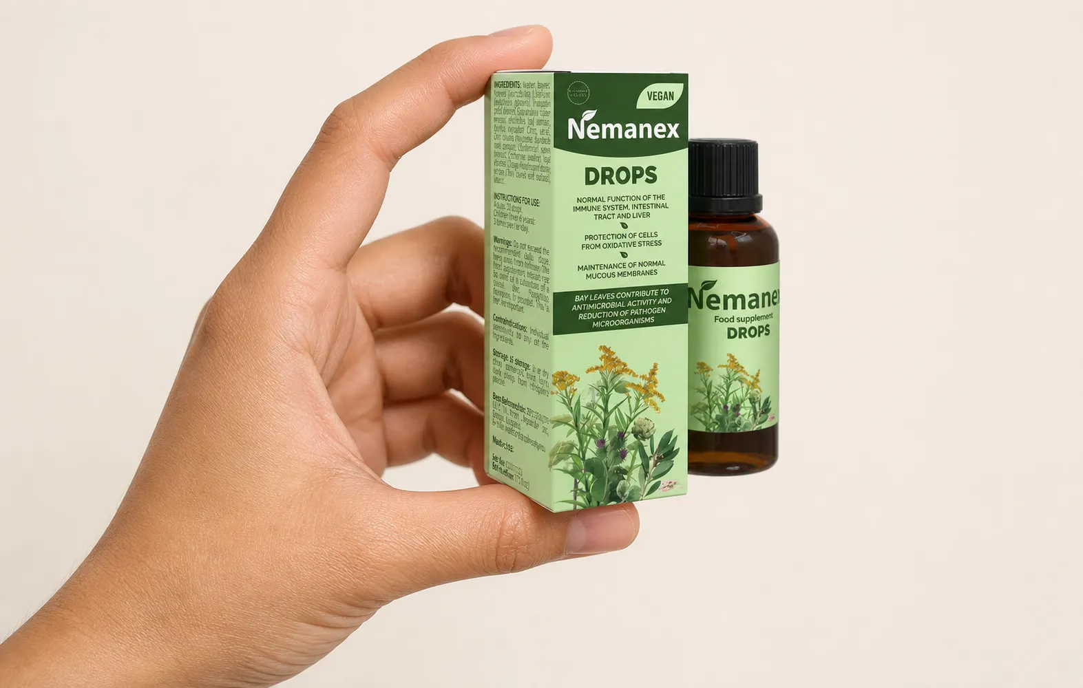 Nemanex Cystitis — opakowanie w dłoni