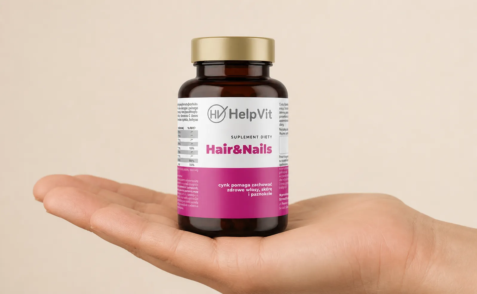 Hair&Nails — opakowanie w dłoni