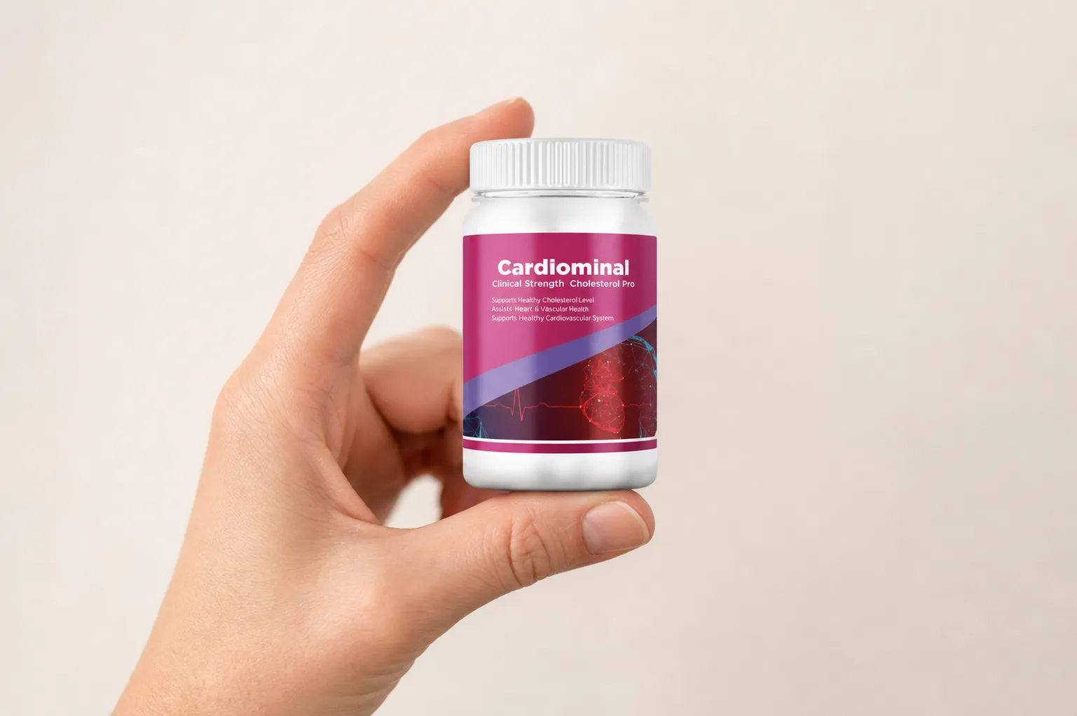 Cardiominal — opakowanie w dłoni
