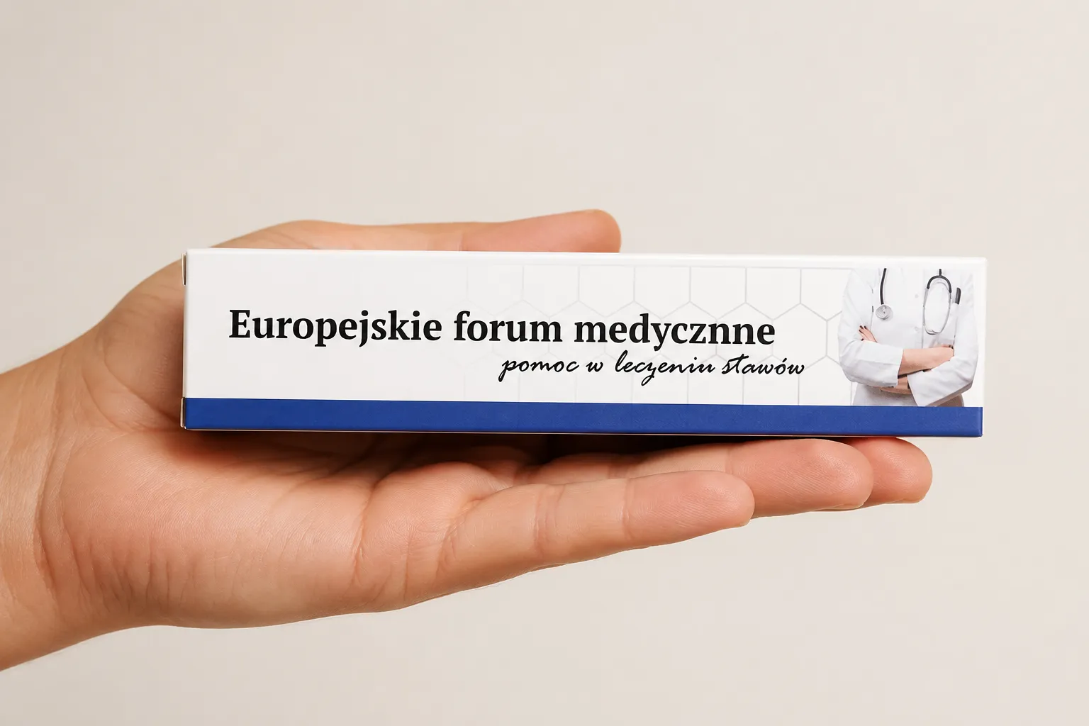 HONDROLIFE EU — opakowanie w dłoni